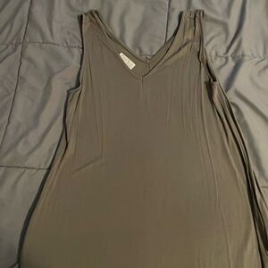 Long flowy green dress with pockets
